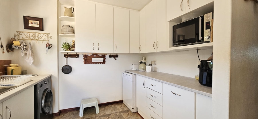 5 Bedroom Property for Sale in Stilbaai Oos Western Cape